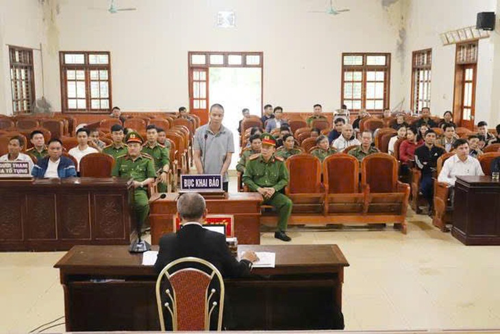 Tuyên án nghịch tử đánh gãy tay bố để đòi tiền mua xe máy- Ảnh 1. Tuyên án nghịch tử đánh gãy tay bố để đòi tiền mua xe máy- Ảnh 1.