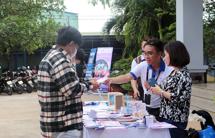 Sử dụng mạng xã hội, TikTok, Zalo và các ứng dụng hẹn hò... để truyền thông về HIV- Ảnh 3.