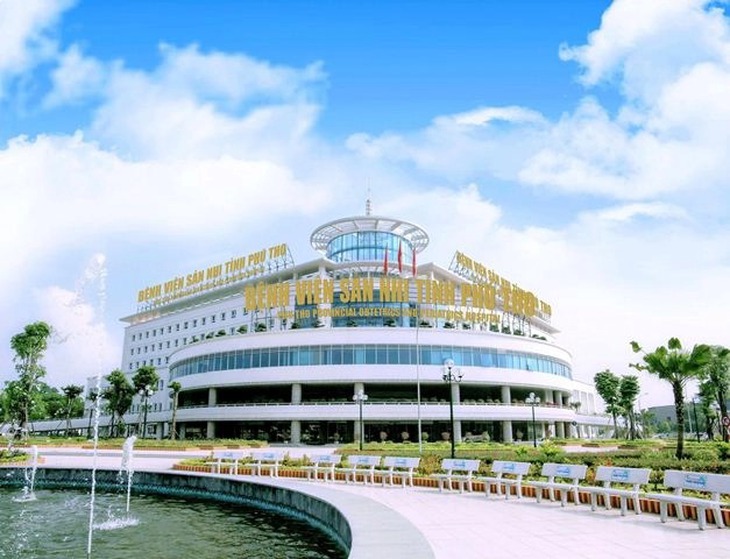 Bất ngờ với khuôn viên xanh mướt, bể cá koi như resort tại cơ sở y tế tuyến dưới- Ảnh 1. Bất ngờ với khuôn viên xanh mướt, bể cá koi như resort tại cơ sở y tế tuyến dưới- Ảnh 1.