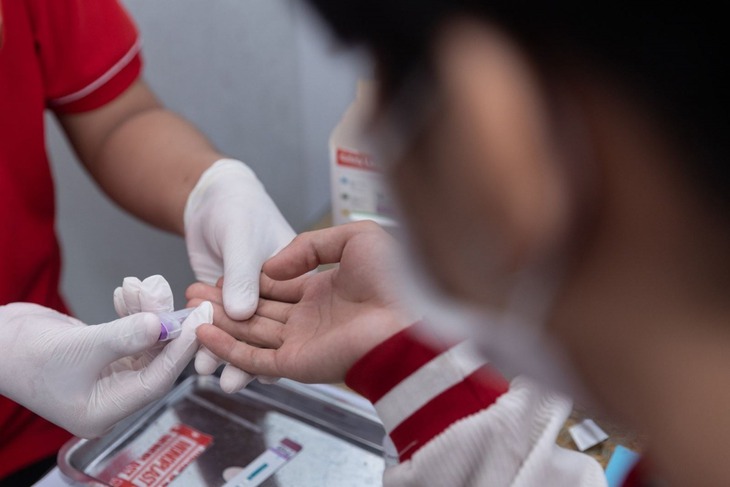 Điều trị đồng nhiễm HIV và viêm gan B, C cần lưu ý gì?- Ảnh 1.