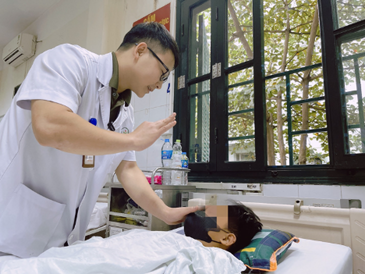 Nhiều thiếu niên nát bàn tay, mất ngón tay vì pháo tự chế- Ảnh 1. Nhiều thiếu niên nát bàn tay, mất ngón tay vì pháo tự chế- Ảnh 1.