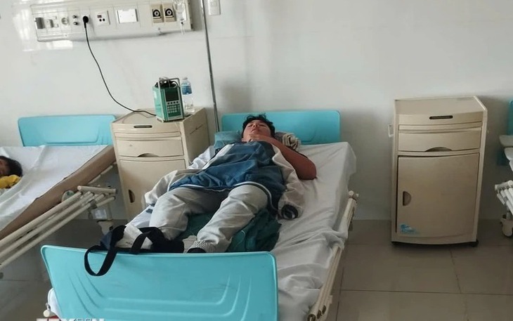 Bà Rịa-Vũng Tàu: Nhiều người nhập viện sau khi ăn bánh mỳ ở cùng cửa hàng