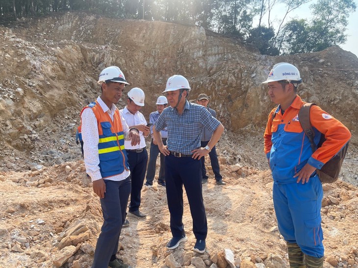 Tập trung mọi nguồn lực hoàn thành đúng tiến độ các dự án đảm bảo cung cấp điện mùa nắng nóng- Ảnh 3.
