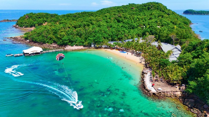 Chủ tịch Crystal Bay Tourism Group - Nguyễn Đức Chi: Du lịch Phú Quốc sẽ bùng nổ với đường bay thẳng từ Đài Loan- Ảnh 2. Chủ tịch Crystal Bay Tourism Group - Nguyễn Đức Chi: Du lịch Phú Quốc sẽ bùng nổ với đường bay thẳng từ Đài Loan- Ảnh 2.