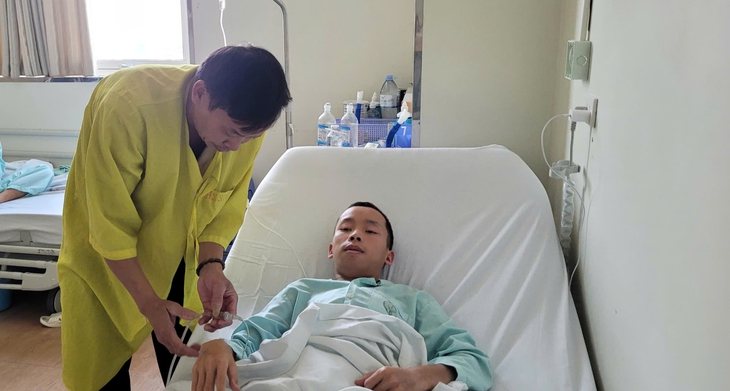 Mất một người con vì suy thận, người mẹ nghèo hiến thận cứu con trai nhưng bất lực trước chi phí- Ảnh 2.