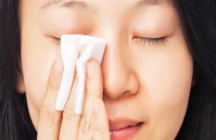 Cách thoa kem chống nắng không bị vón cục- Ảnh 1. Cách thoa kem chống nắng không bị vón cục- Ảnh 1.