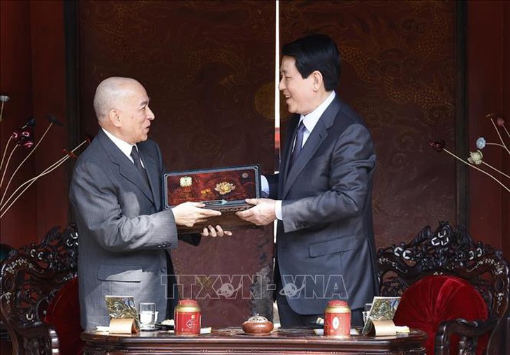 Chủ tịch nước Lương Cường và Quốc vương Campuchia thưởng trà tại Văn Miếu – Quốc Tử Giám- Ảnh 11. Chủ tịch nước Lương Cường và Quốc vương Campuchia thưởng trà tại Văn Miếu – Quốc Tử Giám- Ảnh 11.