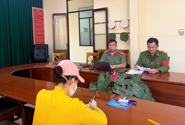 Công an triệu tập người rao bán giấy mời dự lễ khai mạc Festival Hoa Đà Lạt năm 2024

- Ảnh 1.