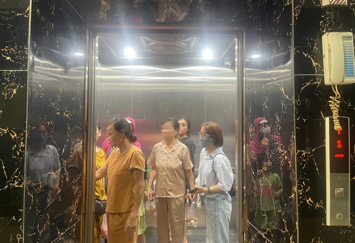 Nhiều người sống ở chung cư 'nơm nớp' trong nỗi sợ thang máy- Ảnh 2.