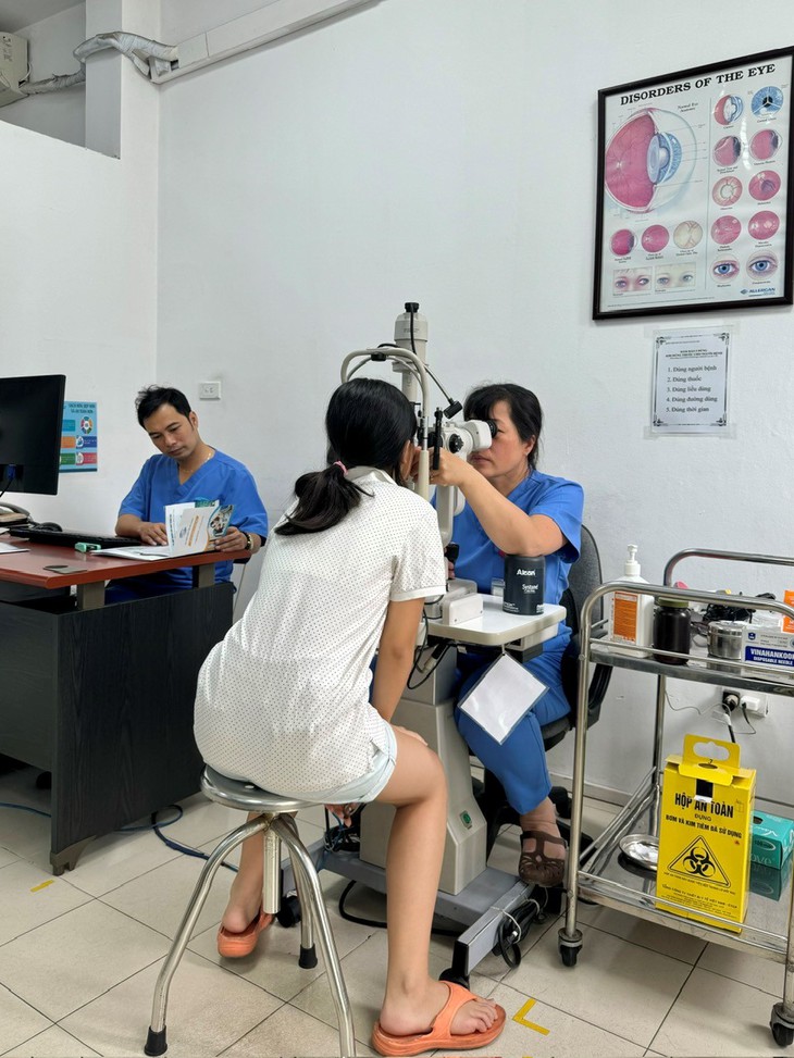 Quản lý cận thị là gì, cha mẹ cần biết!- Ảnh 2.