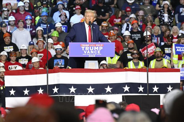 Bầu cử Mỹ 2024: Ứng cử viên Trump "nhuộm đỏ" 2 bang chiến địa Pennsylvania và North Carolina