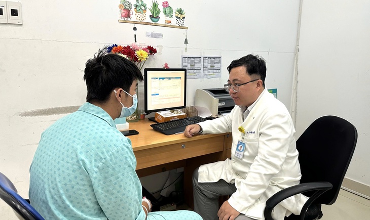 Nam thanh niên suýt hỏng ‘của quý’ khi cắt bao quy đầu tại nhà- Ảnh 1. Nam thanh niên suýt hỏng ‘của quý’ khi cắt bao quy đầu tại nhà- Ảnh 1.