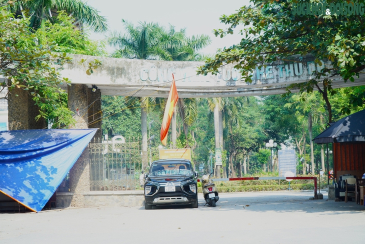 Hình ảnh nhếch nhác, xuống cấp của Công viên Tuổi Trẻ Thủ đô trước lúc hạ rào, đổi tên- Ảnh 1. Hình ảnh nhếch nhác, xuống cấp của Công viên Tuổi Trẻ Thủ đô trước lúc hạ rào, đổi tên- Ảnh 1.