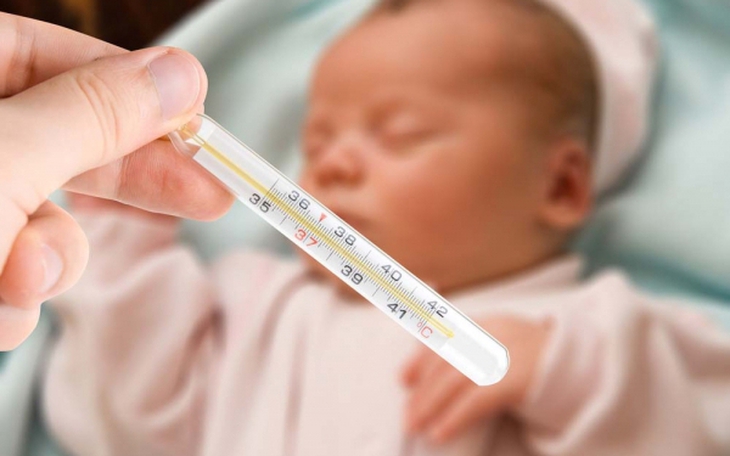 Cách xử trí hạ thân nhiệt ở trẻ sơ sinh