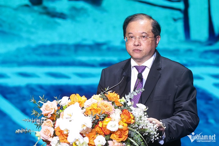 Mỹ Linh và con gái Mỹ Anh 'thổi bùng' lễ khai mạc LHP Quốc tế Hà Nội có 800 nghệ sĩ dự- Ảnh 9.