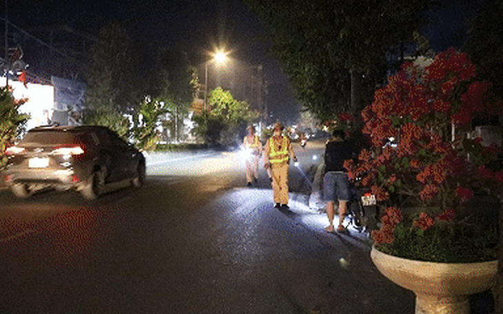 CSGT "bày binh bố trận", ma men không có lối thoát dù quay xe hay lẩn trốn