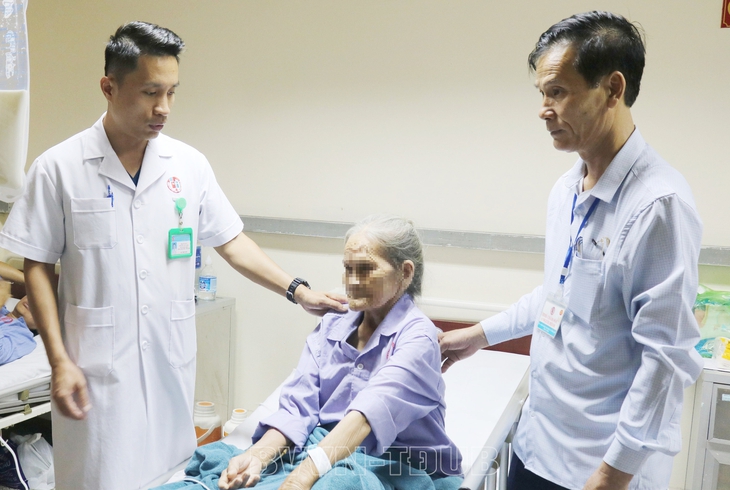 Đau bụng dài ngày không đi khám, cụ bà vào viện khi ruột thừa đã vỡ- Ảnh 1.