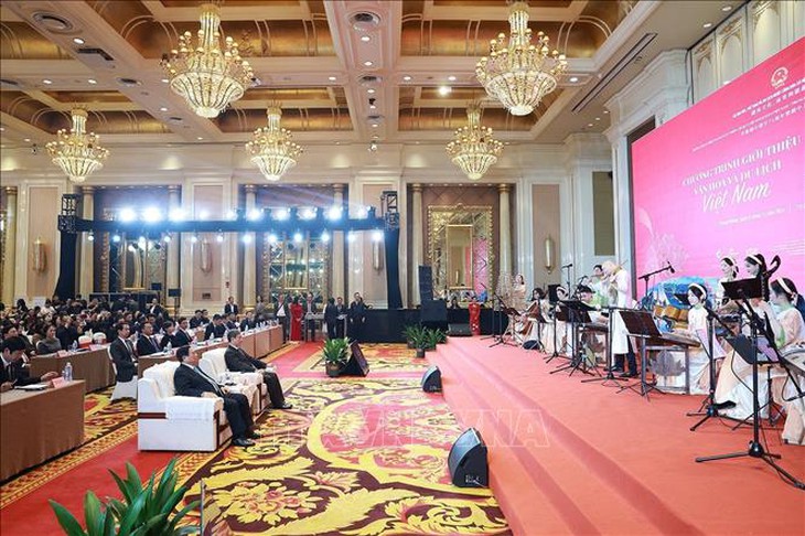 Thủ tướng dự Chương trình giới thiệu văn hoá, du lịch Việt Nam tại Trùng Khánh- Ảnh 1. Thủ tướng dự Chương trình giới thiệu văn hoá, du lịch Việt Nam tại Trùng Khánh- Ảnh 1.