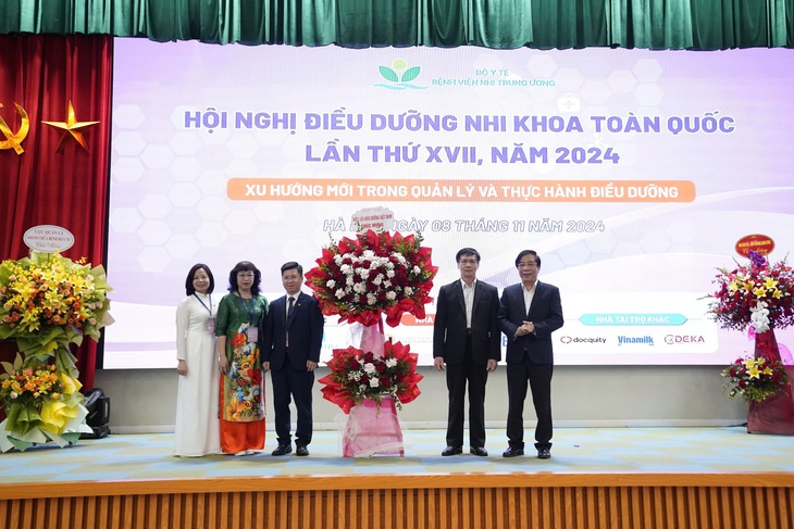 75% điều dưỡng tại Bệnh viện Nhi Trung ương có trình độ đại học và sau đại học- Ảnh 1. 75% điều dưỡng tại Bệnh viện Nhi Trung ương có trình độ đại học và sau đại học- Ảnh 1.