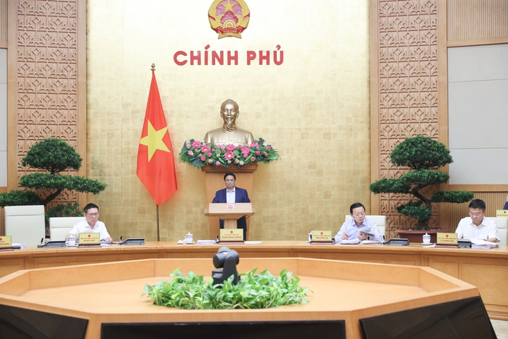 Thủ tướng nói về triển vọng GDP của Việt Nam năm 2024 gần gấp đôi trung bình thế giới - Ảnh 3. Thủ tướng nói về triển vọng GDP của Việt Nam năm 2024 gần gấp đôi trung bình thế giới - Ảnh 3.