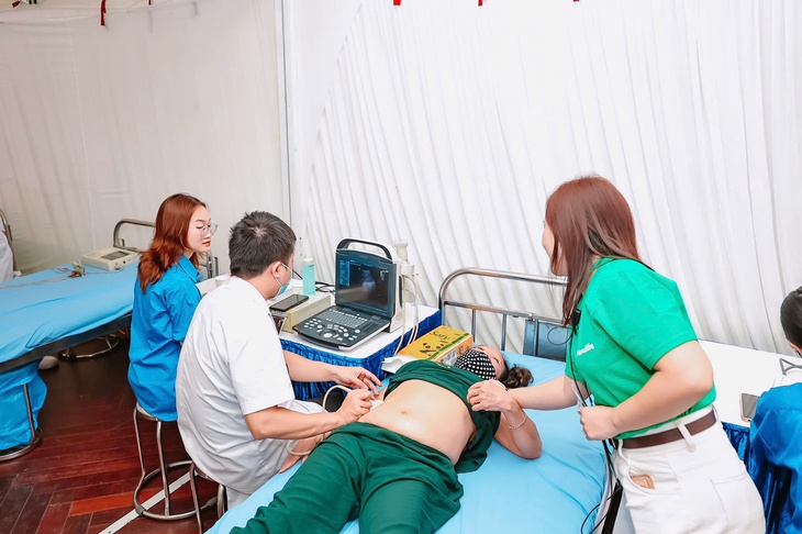 Sàng lọc vi khuẩn HP và các bệnh không lây nhiễm cho gần 11.000 người ở 6 tỉnh, thành- Ảnh 8.