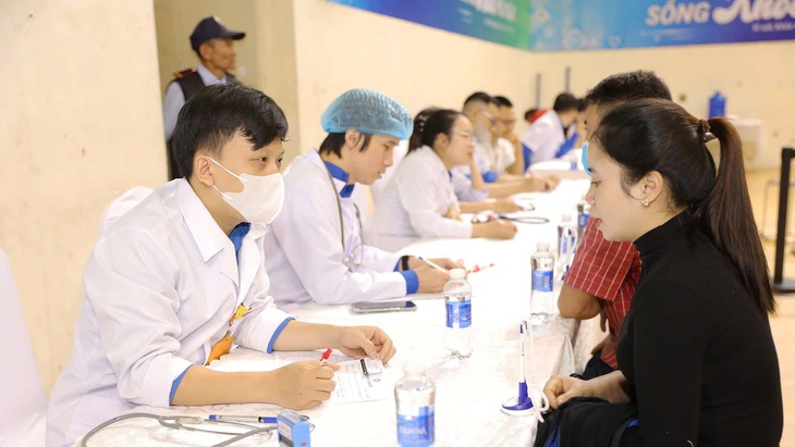 Sàng lọc vi khuẩn HP và các bệnh không lây nhiễm cho gần 11.000 người ở 6 tỉnh, thành- Ảnh 4.