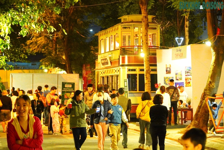 Hồi tưởng Hà Nội xưa trong không gian hoài cổ tại Đảo Ngọc - Ngũ Xã- Ảnh 2. Hồi tưởng Hà Nội xưa trong không gian hoài cổ tại Đảo Ngọc - Ngũ Xã- Ảnh 2.