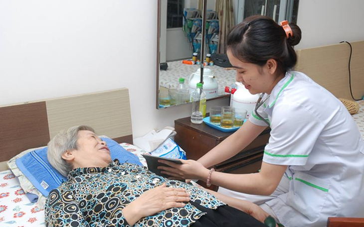 Từ 1/7/2025, khám chữa bệnh tại nhà được BHYT chi trả?