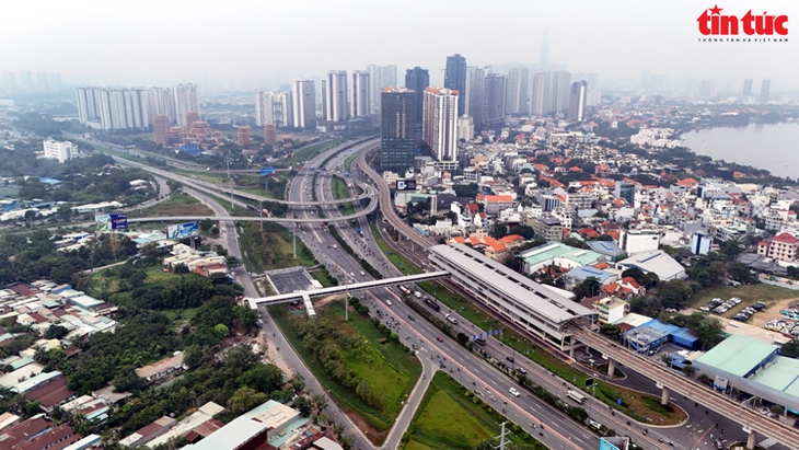 TP Hồ Chí Minh: Diện mạo 9 cầu bộ hành kết nối nhà ga trên cao tuyến metro số 1- Ảnh 1. TP Hồ Chí Minh: Diện mạo 9 cầu bộ hành kết nối nhà ga trên cao tuyến metro số 1- Ảnh 1.