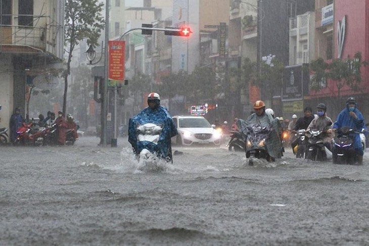 Miền Trung mưa lớn kéo dài, miền Bắc hứng không khí lạnh dồn dập đến cuối tháng 12- Ảnh 2.