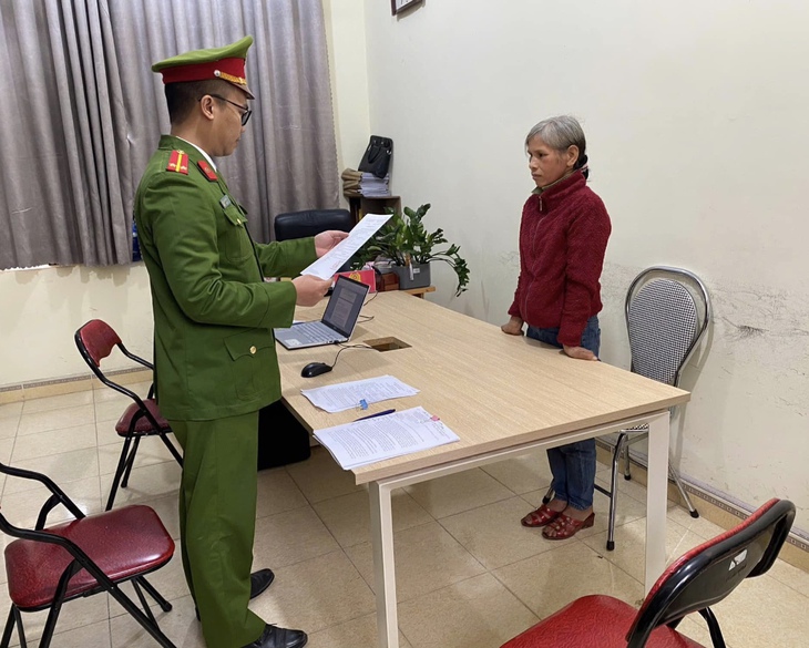 Khởi tố người phụ nữ U50 vì nhổ 25 cây ngô của hàng xóm- Ảnh 1. Khởi tố người phụ nữ U50 vì nhổ 25 cây ngô của hàng xóm- Ảnh 1.