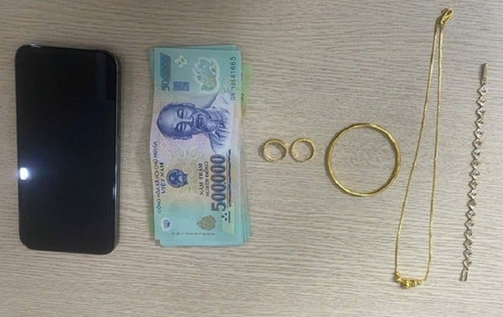 Vờ hỏi thuê trọ trộm vàng của chủ nhà- Ảnh 2.