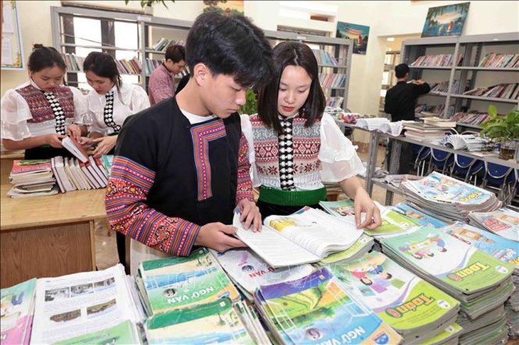 Rà soát các khâu biên soạn, cung ứng sách giáo khoa đảm bảo chất lượng, giá cả phù hợp- Ảnh 1. Rà soát các khâu biên soạn, cung ứng sách giáo khoa đảm bảo chất lượng, giá cả phù hợp- Ảnh 1.