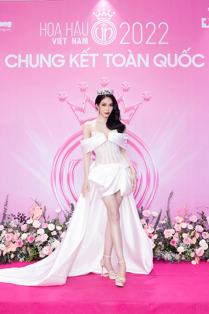 Á hậu có học vấn 'khủng' nhà Sen Vàng kết hôn với chồng gia thế, cuộc sống thay đổi ra sao?- Ảnh 1. Á hậu có học vấn 'khủng' nhà Sen Vàng kết hôn với chồng gia thế, cuộc sống thay đổi ra sao?- Ảnh 1.