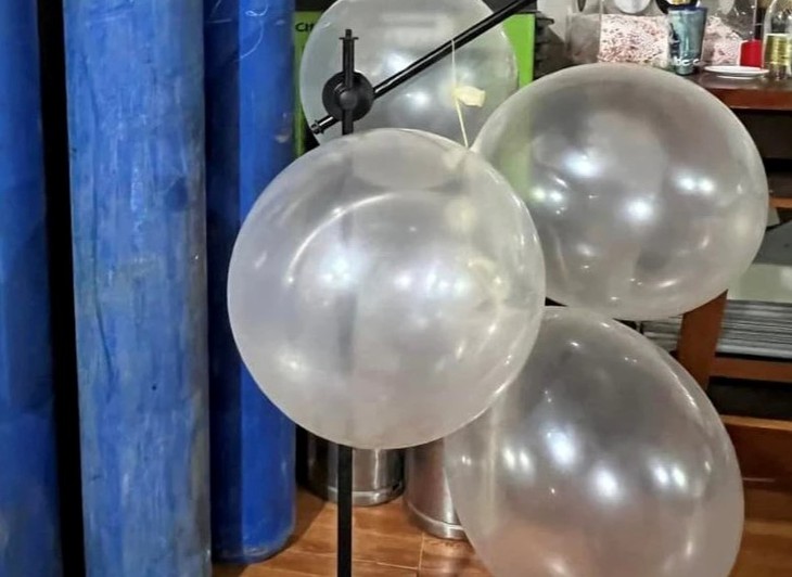 Bác sĩ cảnh báo rối loạn cảm giác, liệt nửa người vì hít bóng cười- Ảnh 2. Bác sĩ cảnh báo rối loạn cảm giác, liệt nửa người vì hít bóng cười- Ảnh 2.