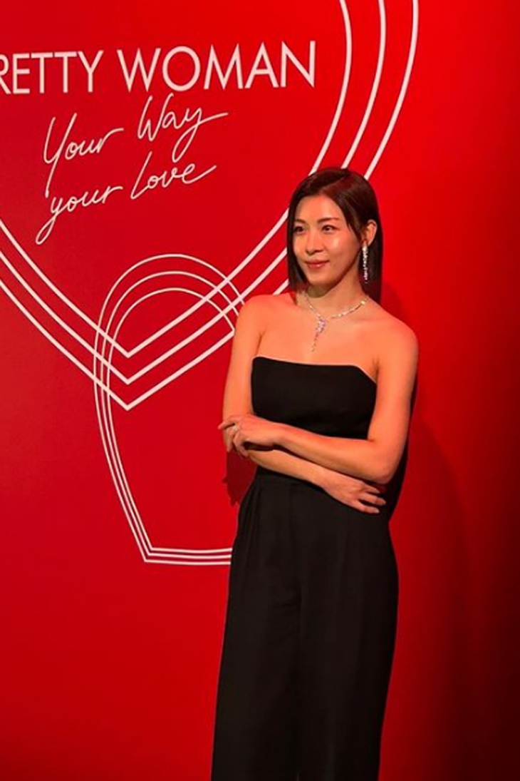 Mỹ nhân phim 'Sex is Zero' U50 có vóc dáng cực 'hack' tuổi nhờ một bài tập ai cũng làm được- Ảnh 4. Mỹ nhân phim 'Sex is Zero' U50 có vóc dáng cực 'hack' tuổi nhờ một bài tập ai cũng làm được- Ảnh 4.