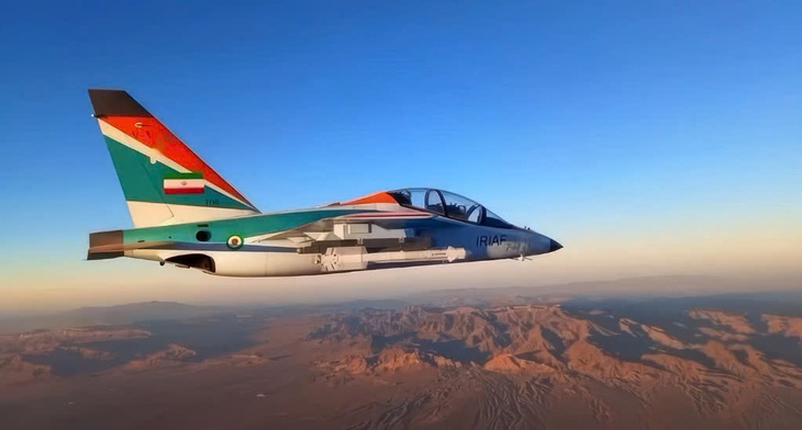 Iran biến máy bay huấn luyện Yak-130 thành chiến đấu cơ- Ảnh 1.