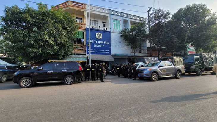 Thông tin mới nhất vụ nhóm vệ sĩ chặn đường cho đoàn xe đám cưới ở Thanh Hóa- Ảnh 1.