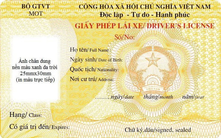 Có bắt buộc phải đổi giấy phép lái xe cũ theo mẫu mới?