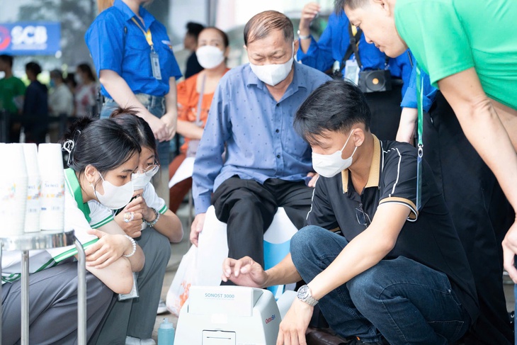 Hơn 3.000 người dân TPHCM được sàng lọc vi khuẩn H.Pylori dạ dày và các bệnh không lây nhiễm- Ảnh 5.