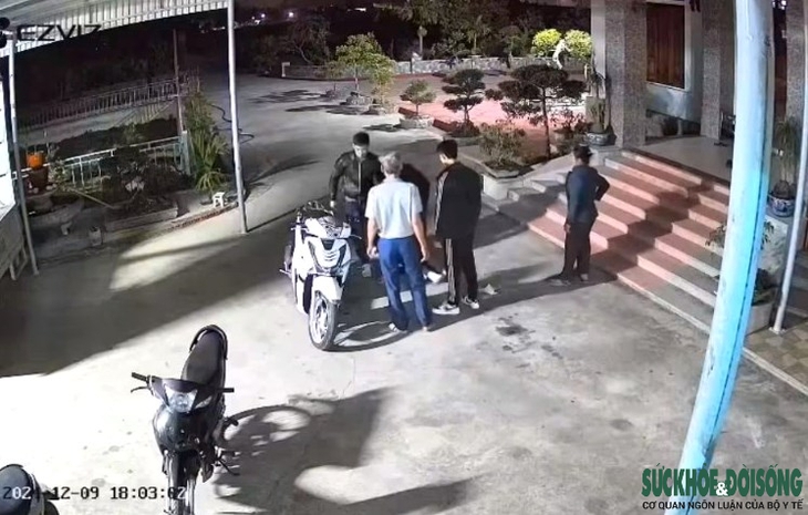 Hé lộ nguyên nhân nữ sinh lớp 12 ở Hải Dương bị bố và chú ruột hành hung- Ảnh 1. Hé lộ nguyên nhân nữ sinh lớp 12 ở Hải Dương bị bố và chú ruột hành hung- Ảnh 1.