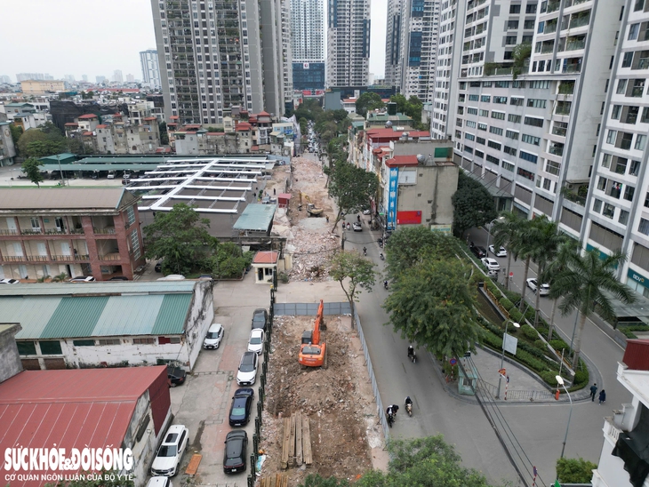 Hoàn thành tháo dỡ, chuẩn bị thi công mở rộng đường Nguyễn Tuân- Ảnh 1. Hoàn thành tháo dỡ, chuẩn bị thi công mở rộng đường Nguyễn Tuân- Ảnh 1.