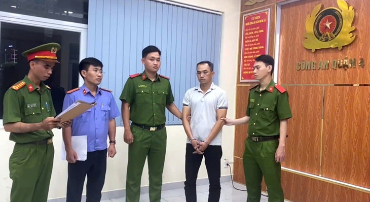 Cần xử lý nghiêm việc hành hung người khác khi va chạm giao thông trên đường- Ảnh 2. Cần xử lý nghiêm việc hành hung người khác khi va chạm giao thông trên đường- Ảnh 2.