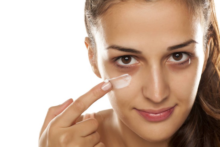 Mỹ phẩm chứa vitamin E có tác dụng gì trong chăm sóc da?- Ảnh 1.