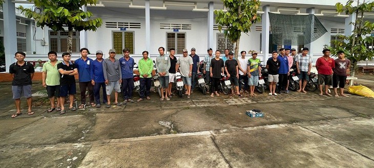 Triệt xóa tụ điểm đánh bạc bằng hình thức đá gà qua mạng, bắt giữ 26 đối tượng- Ảnh 1.