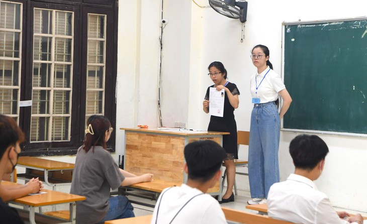Thầy cô ở Đại học đưa ra lời khuyên giúp học sinh cuối cấp lựa chọn ngành học phù hợp- Ảnh 1. Thầy cô ở Đại học đưa ra lời khuyên giúp học sinh cuối cấp lựa chọn ngành học phù hợp- Ảnh 1.