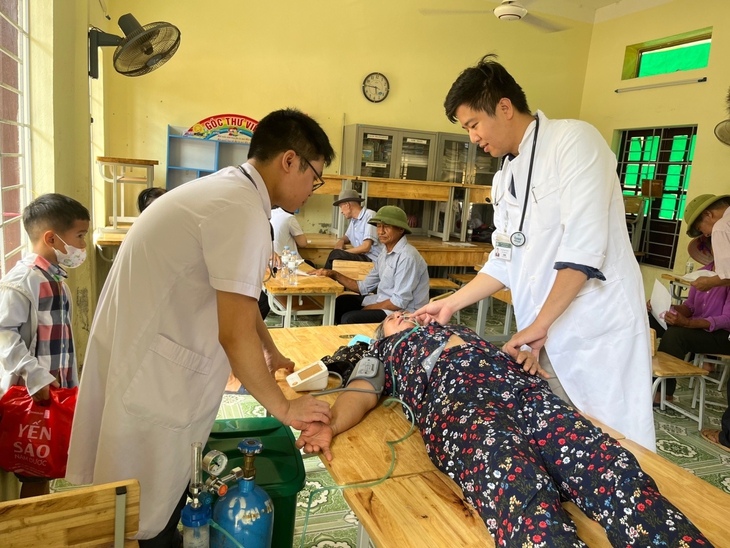 Chăm sóc sức khỏe và xây dựng lối sống lành mạnh cho thanh niên để phát triển bền vững- Ảnh 3. Chăm sóc sức khỏe và xây dựng lối sống lành mạnh cho thanh niên để phát triển bền vững- Ảnh 3.
