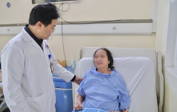 Nữ bệnh nhân 2 lần mạnh mẽ vượt qua ung thư- Ảnh 1. Nữ bệnh nhân 2 lần mạnh mẽ vượt qua ung thư- Ảnh 1.
