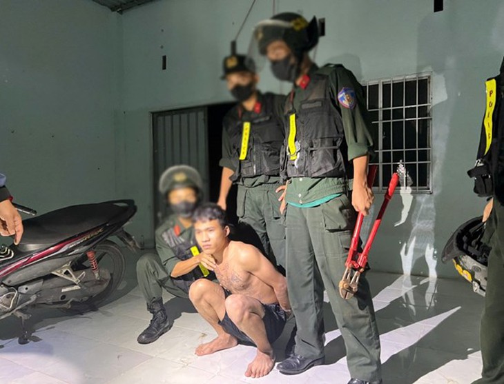 Bắt đối tượng truy nã đặc biệt nguy hiểm về tội giết người ở Phú Quốc- Ảnh 1. Bắt đối tượng truy nã đặc biệt nguy hiểm về tội giết người ở Phú Quốc- Ảnh 1.