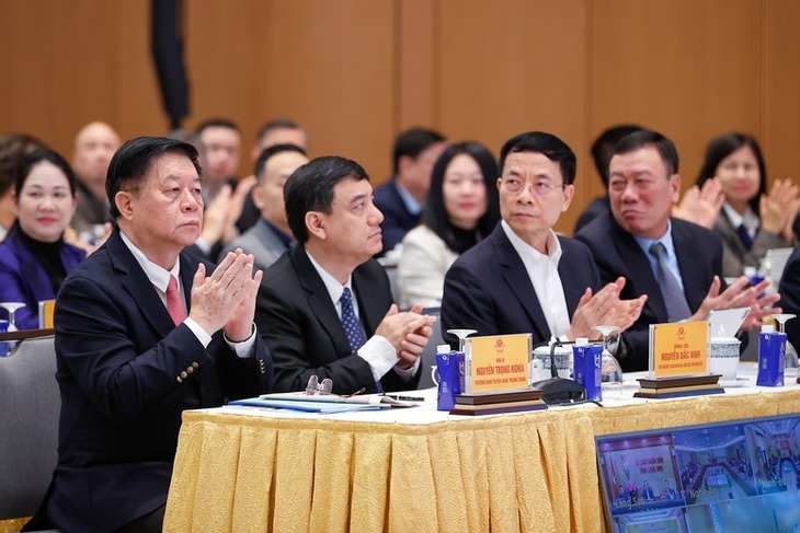Thủ tướng dự Hội nghị tổng kết công tác năm 2024, triển khai nhiệm vụ năm 2025 của ngành VHTT&DL- Ảnh 2.